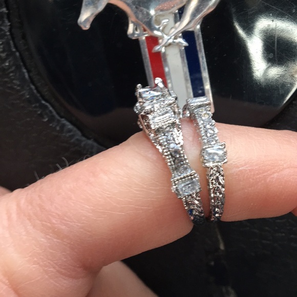 Wedding 👰🏼 Ring Set - Picture 2 of 4